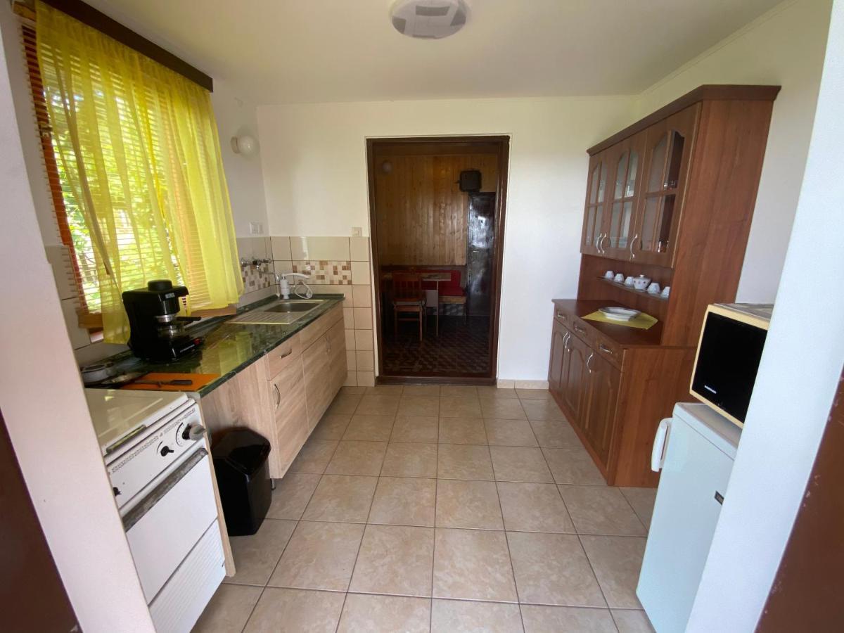 Feher Szolo Vendeghaz Sátoraljaújhely Bagian luar foto